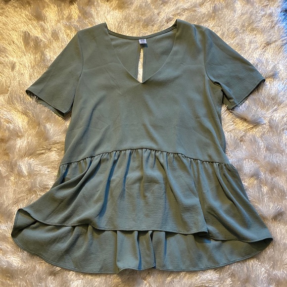 Tops - Cents of Style Green Peplum Blouse size Medium